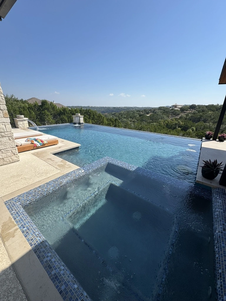 Pool cleaning photos Austin – sparkling finish