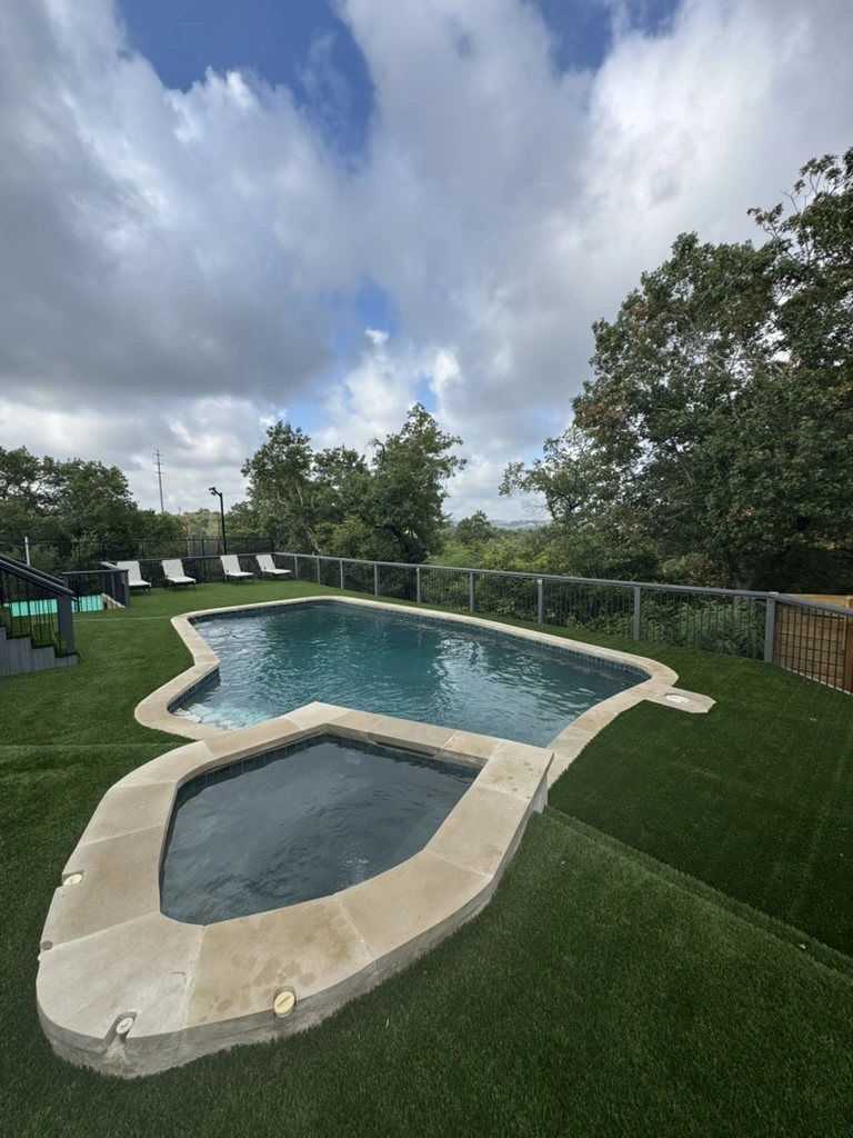 Pools in Austin – weekly pool cleaning service