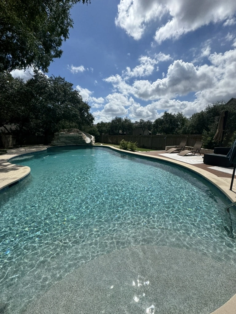 Pool cleaning photos Austin – crystal clear water