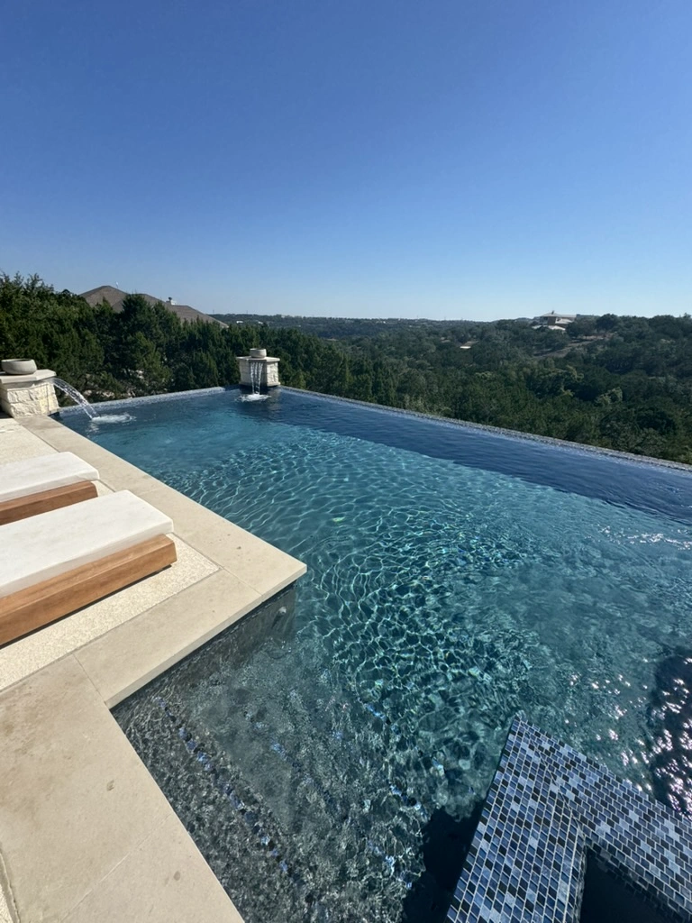 Clean pools – Austin weekly maintenance